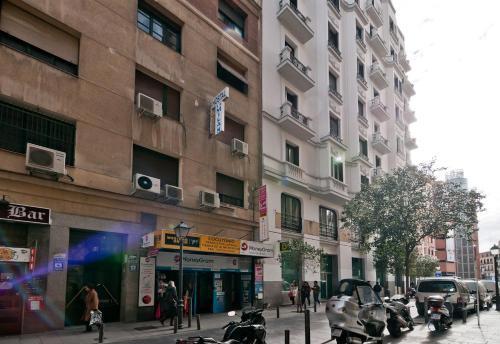 Gran Via Suites Madrid Exteriör bild