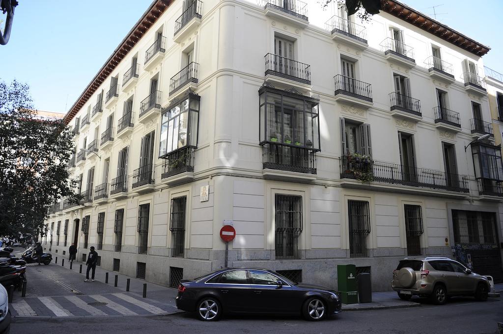 Gran Via Suites Madrid Exteriör bild