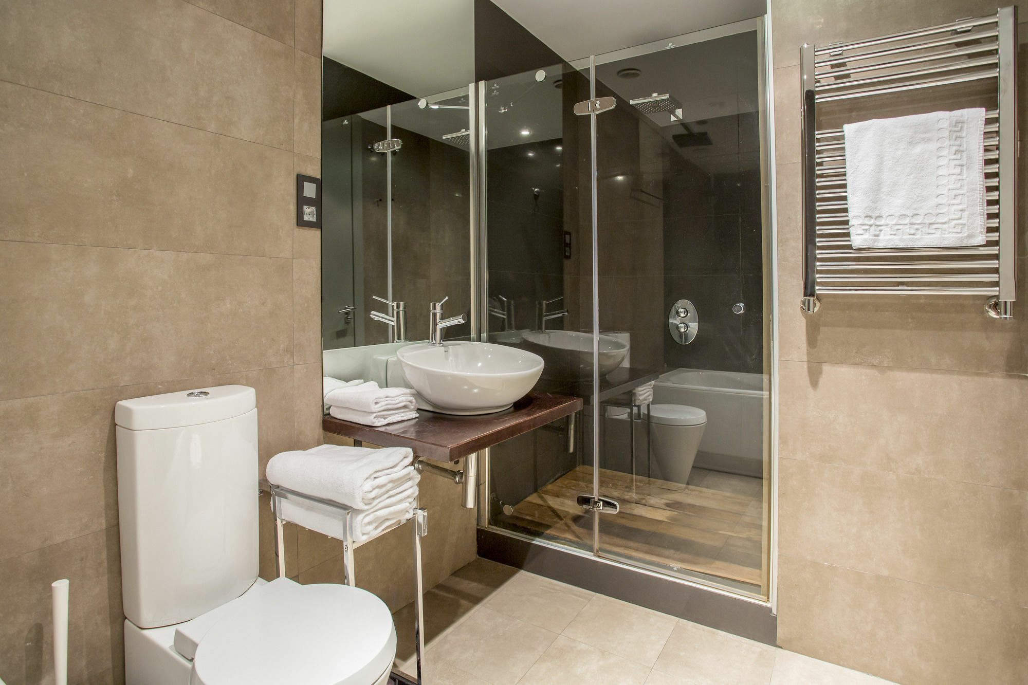 Gran Via Suites Madrid Exteriör bild
